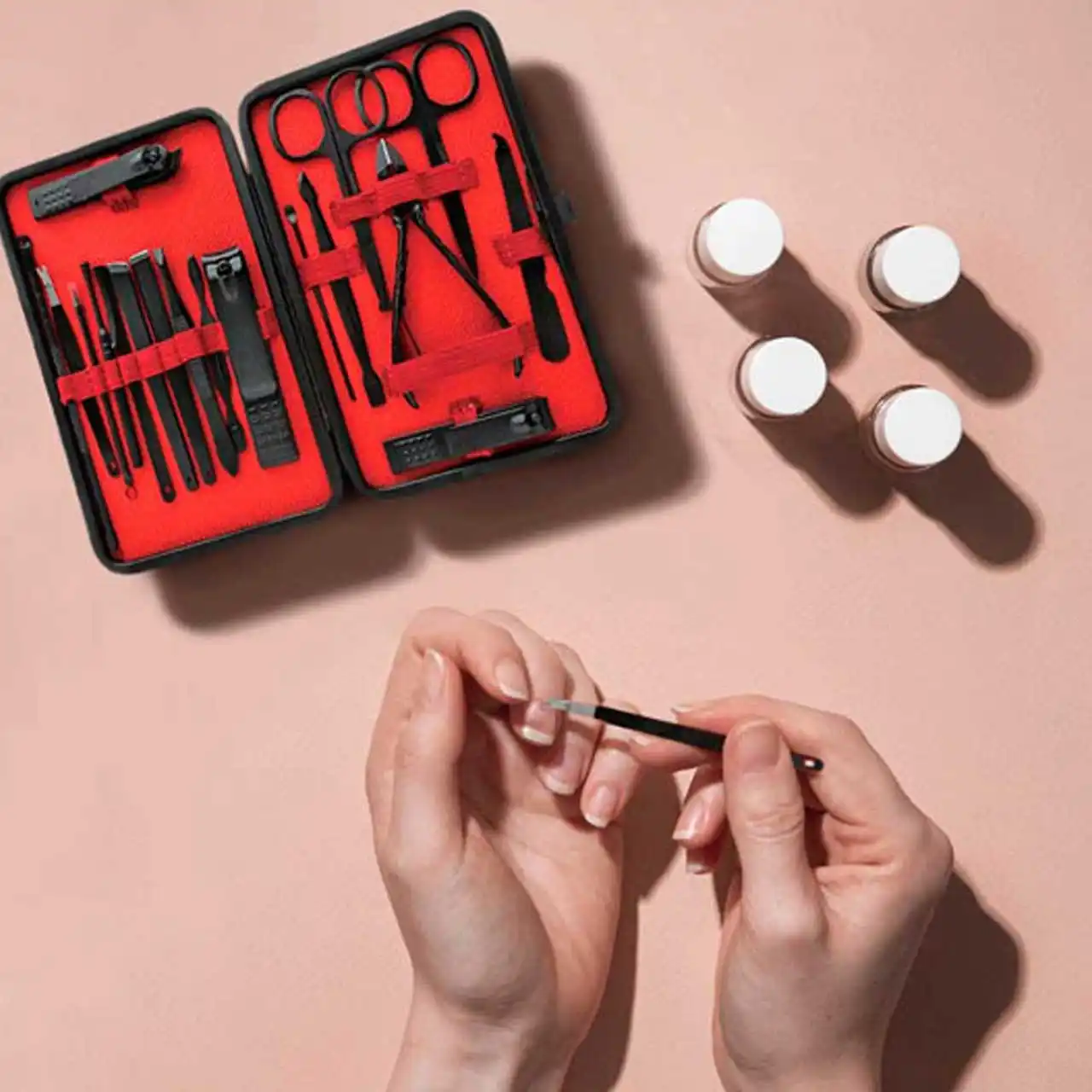 پک مانیکور Green Lion Manicure Kit مدل GNMTRVL18BK - مشکی (گارانتی 24 ماهه مگابایت)